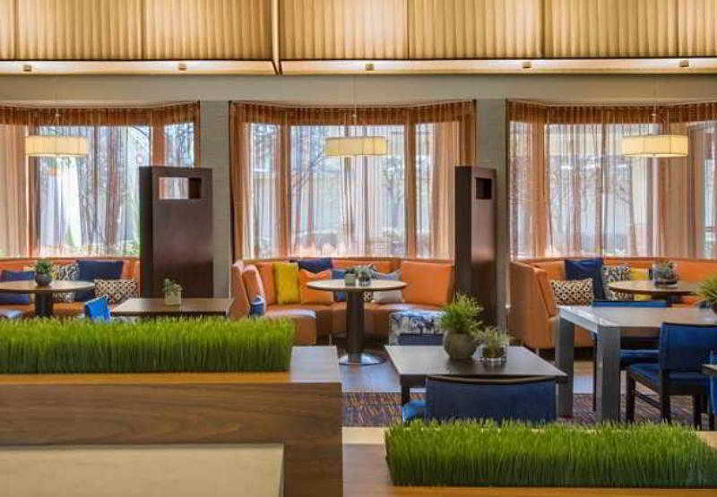 Courtyard Dallas Addison Midway Buitenkant foto