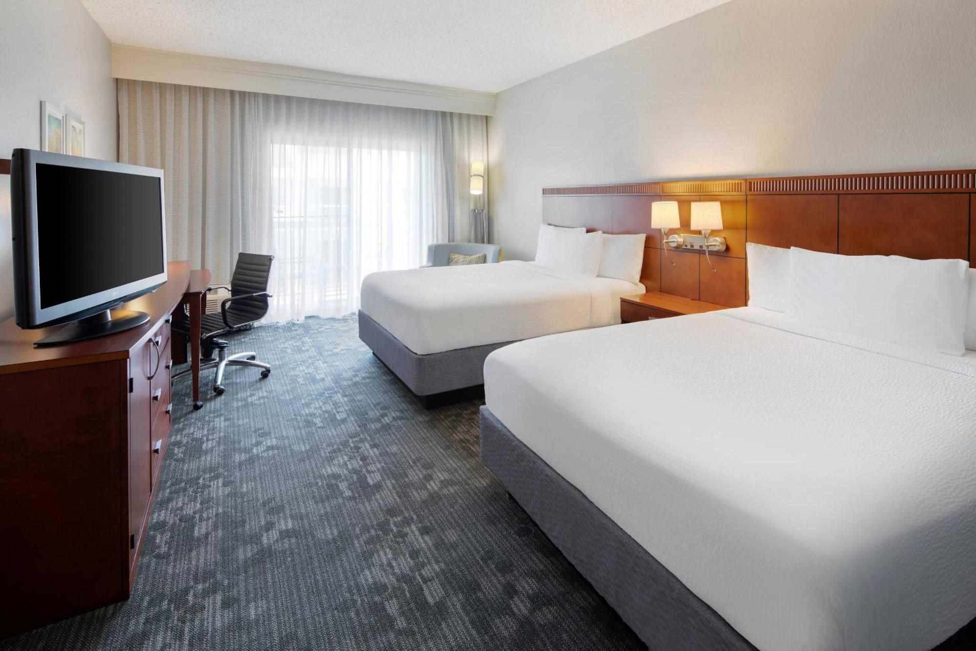 Courtyard Dallas Addison Midway Buitenkant foto