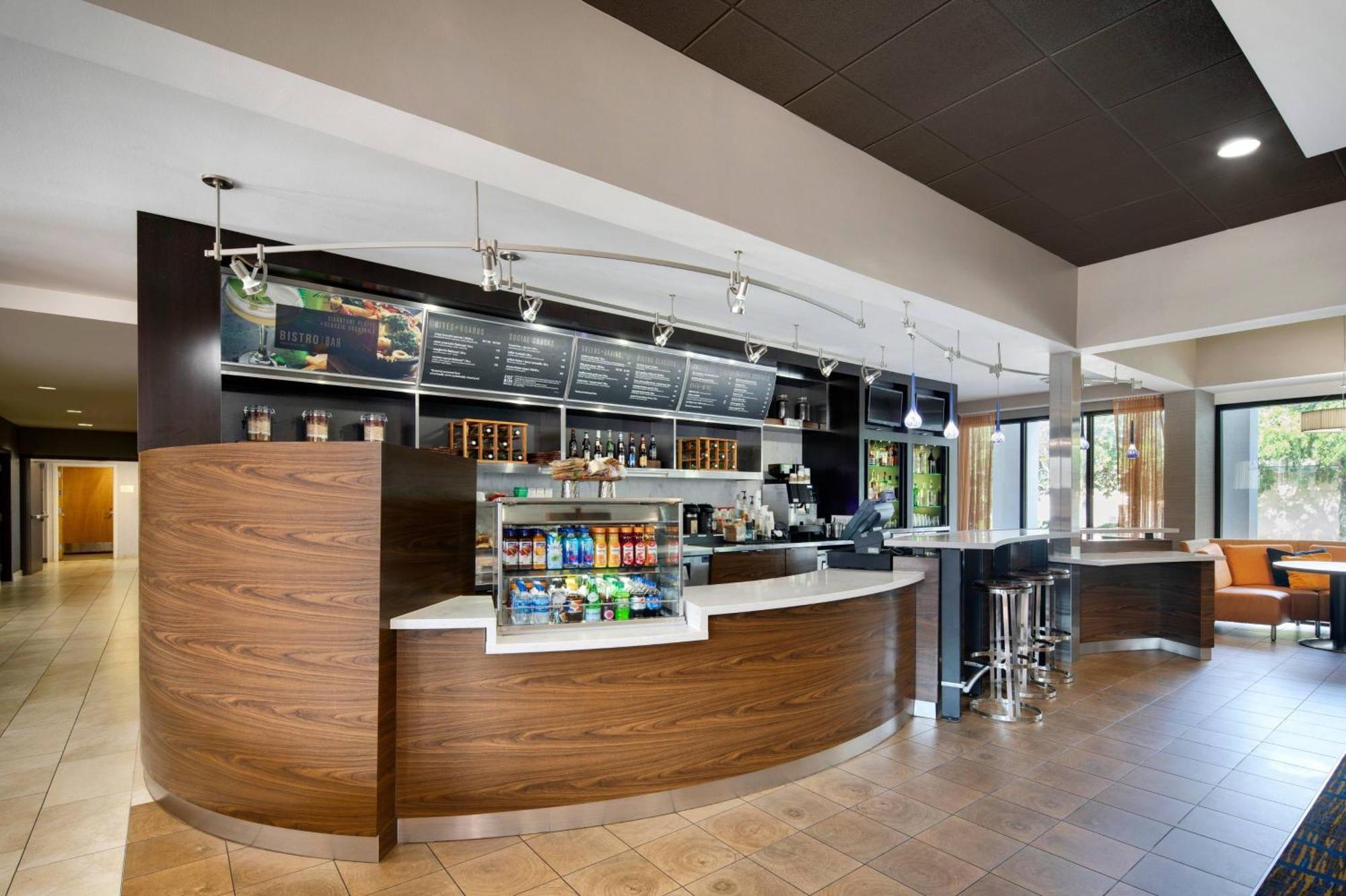 Courtyard Dallas Addison Midway Buitenkant foto