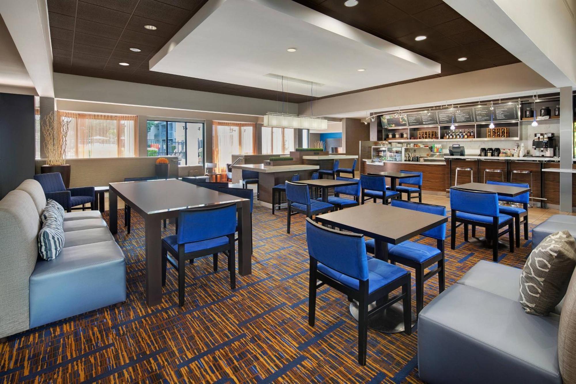 Courtyard Dallas Addison Midway Buitenkant foto