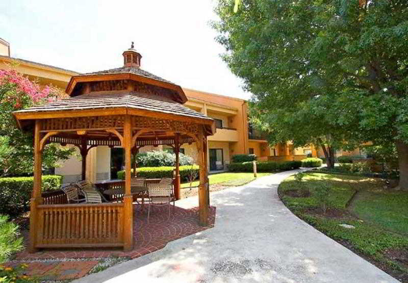 Courtyard Dallas Addison Midway Buitenkant foto
